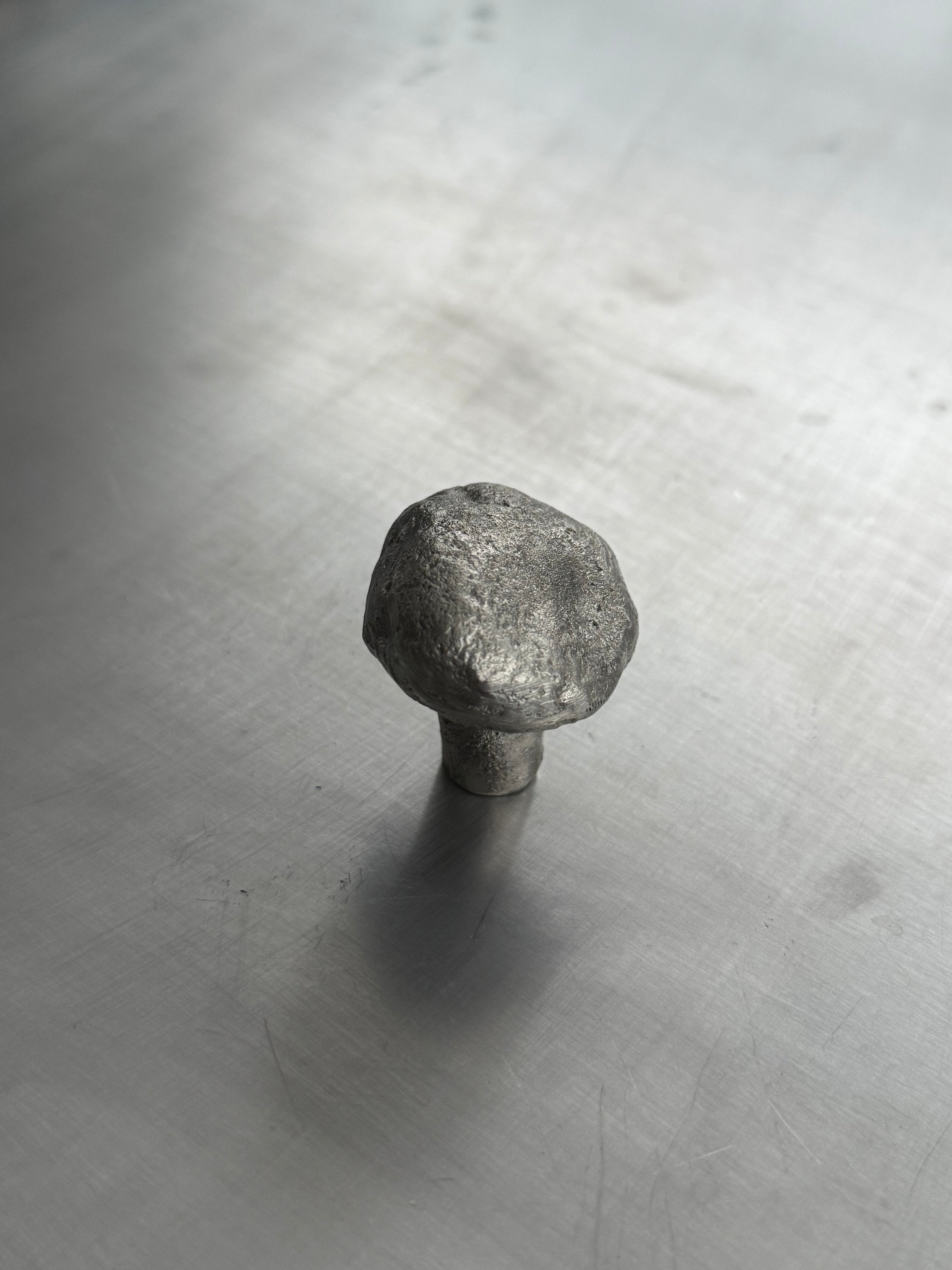 Stone knob / 17
