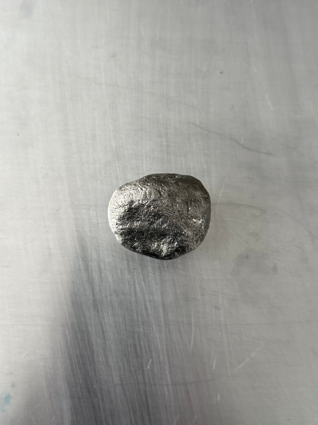 Stone knob / 17