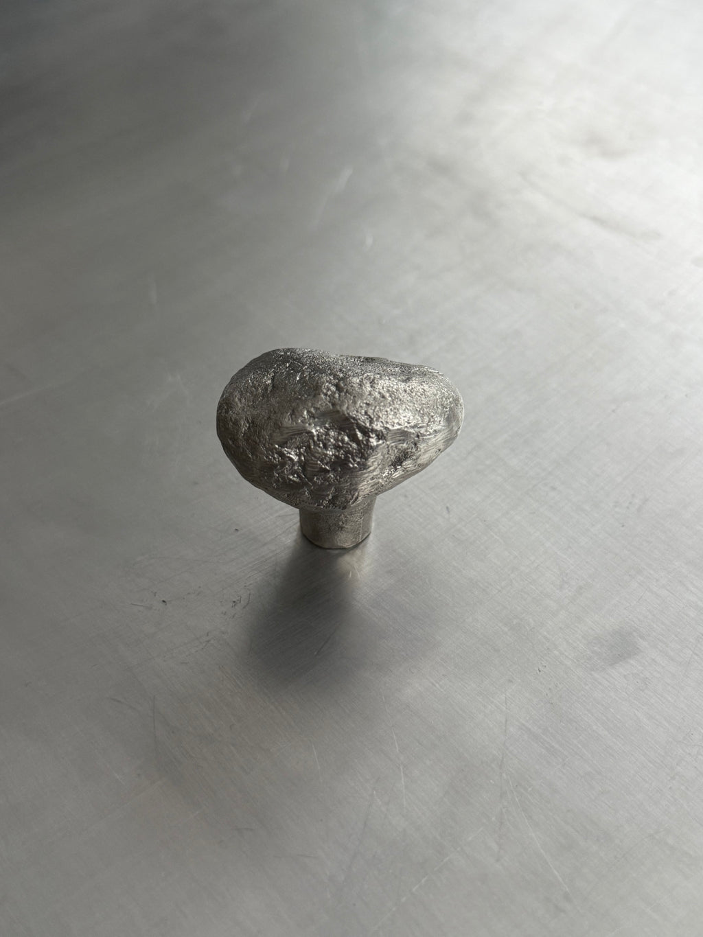 Stone knob / 17