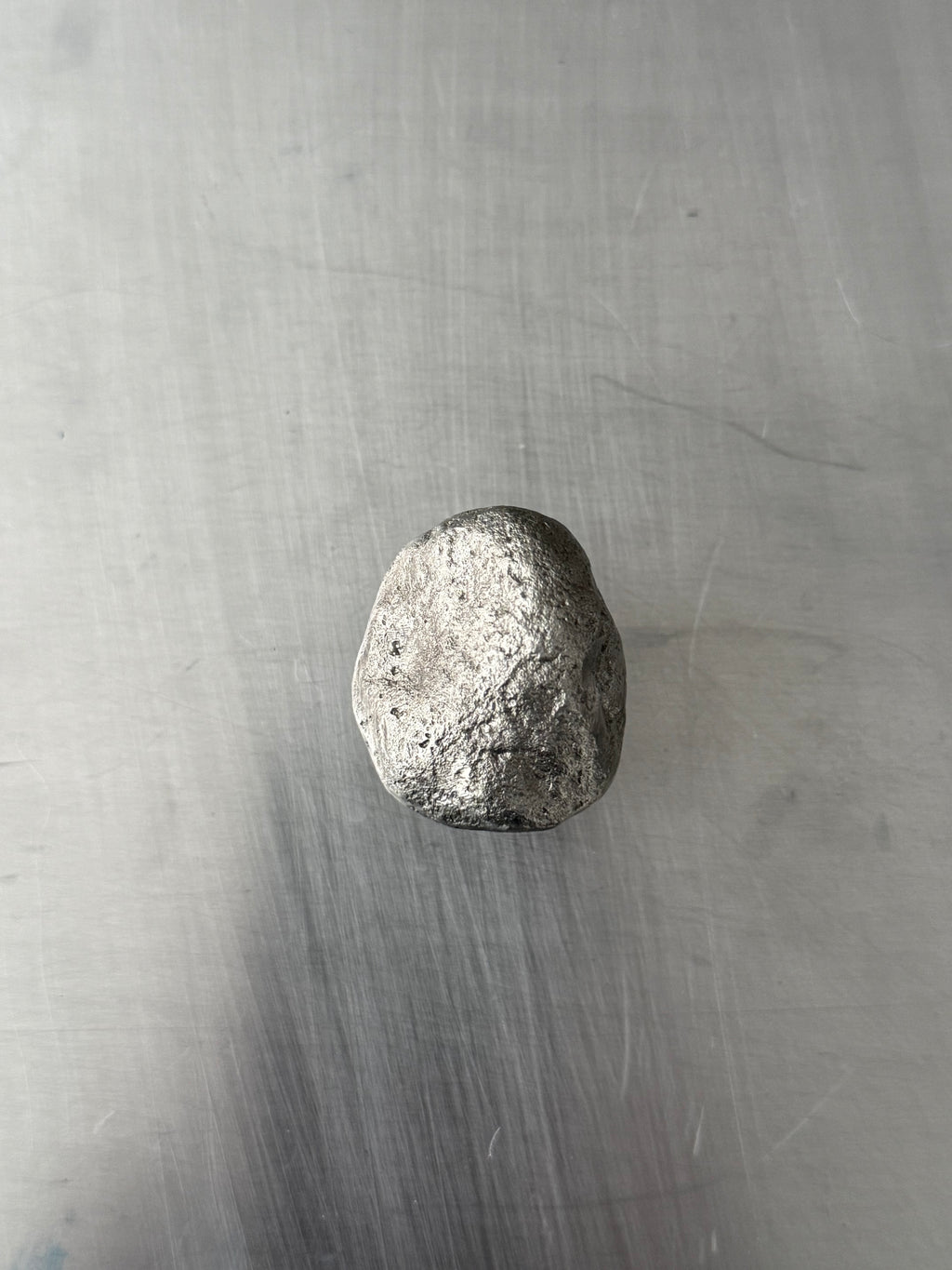 Stone knob / 17