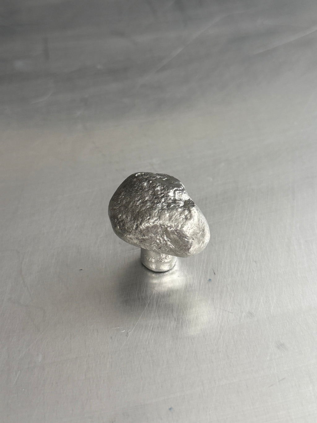 Stone knob / 15